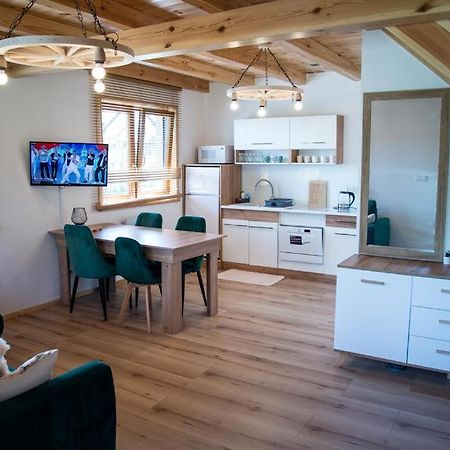 Kalinowy Sad Domki Z Jacuzzi I Sauna Mikołajki Luaran gambar