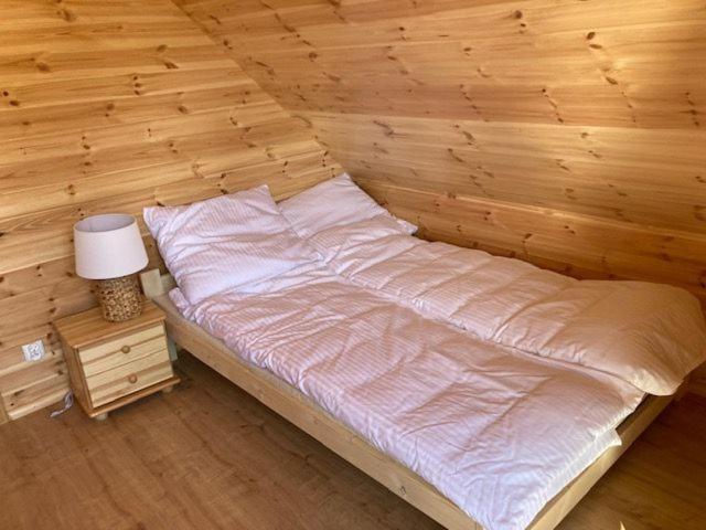 Kalinowy Sad Domki Z Jacuzzi I Sauna Mikołajki Luaran gambar