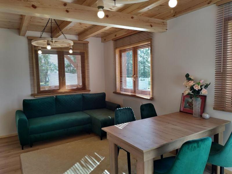 Kalinowy Sad Domki Z Jacuzzi I Sauna Mikołajki Luaran gambar