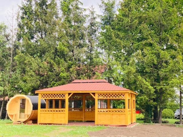 Kalinowy Sad Domki Z Jacuzzi I Sauna Mikołajki Luaran gambar