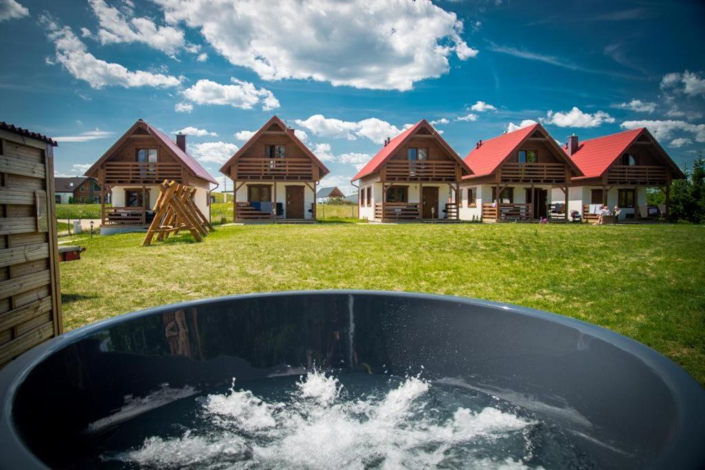 Kalinowy Sad Domki Z Jacuzzi I Sauna Mikołajki Luaran gambar