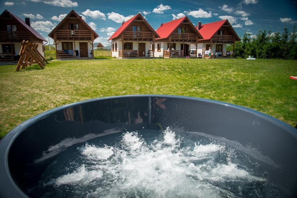 Kalinowy Sad Domki Z Jacuzzi I Sauna Mikołajki Luaran gambar